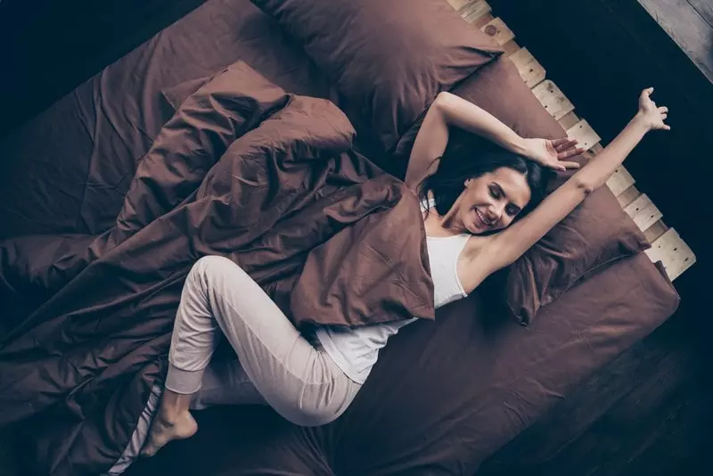 Combien de calories brûlez-vous en dormant ? - Docteur-Sommeil